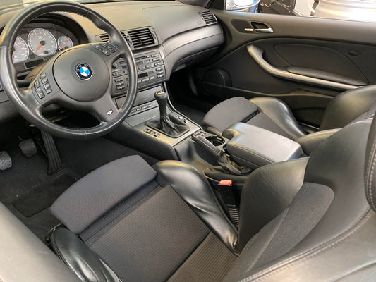 BMW E46 Innenraum mit anthrazit Leder und Stoff – klassische Ausstattung