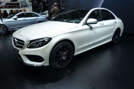 Mercedes C-Klasse W205 Interieur – gepflegte Lederausstattung und originale Farbauffrischung durch professionelle Lederpflege und Lederreparatur.