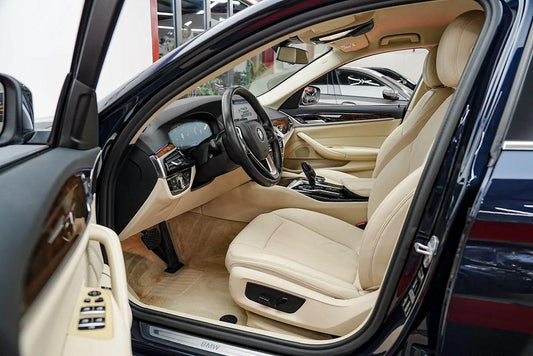 BMW Lederfarbe Oyster – Leder nachfärben für Sitze & Lenkrad - Ledertechnik-Shop